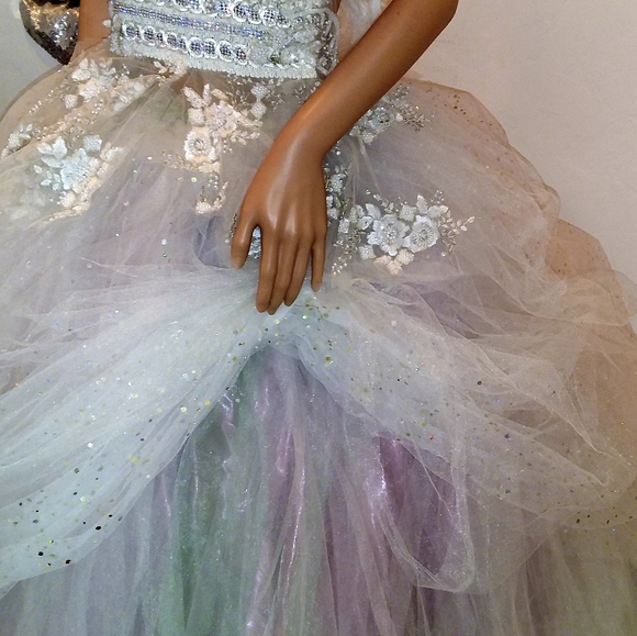 CECILIA Ivory Lace Tulle Wedding Ballgown Set - Picture 9 of 14